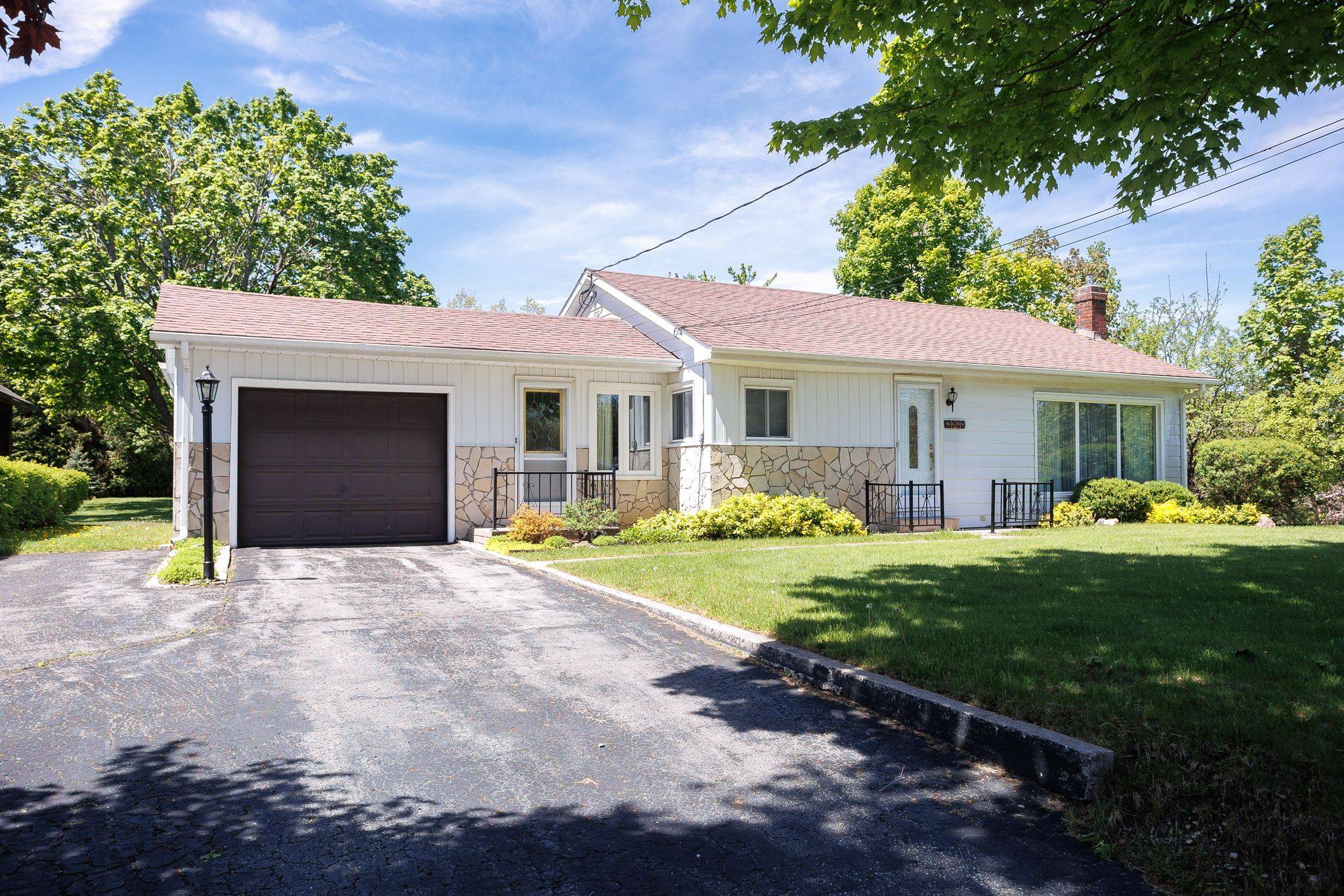 Kawartha Lakes, ON K0M 1N0,121 Clifton ST