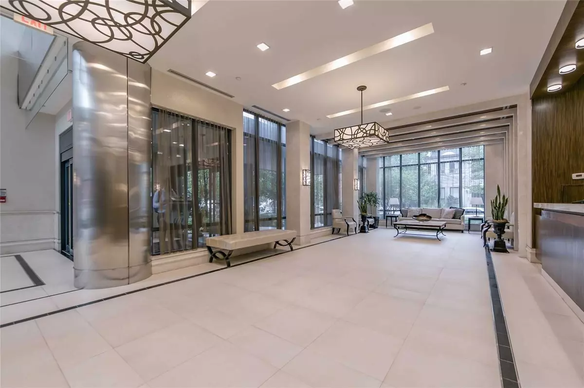 Toronto C08, ON M4Y 0A4,28 Linden ST #3001