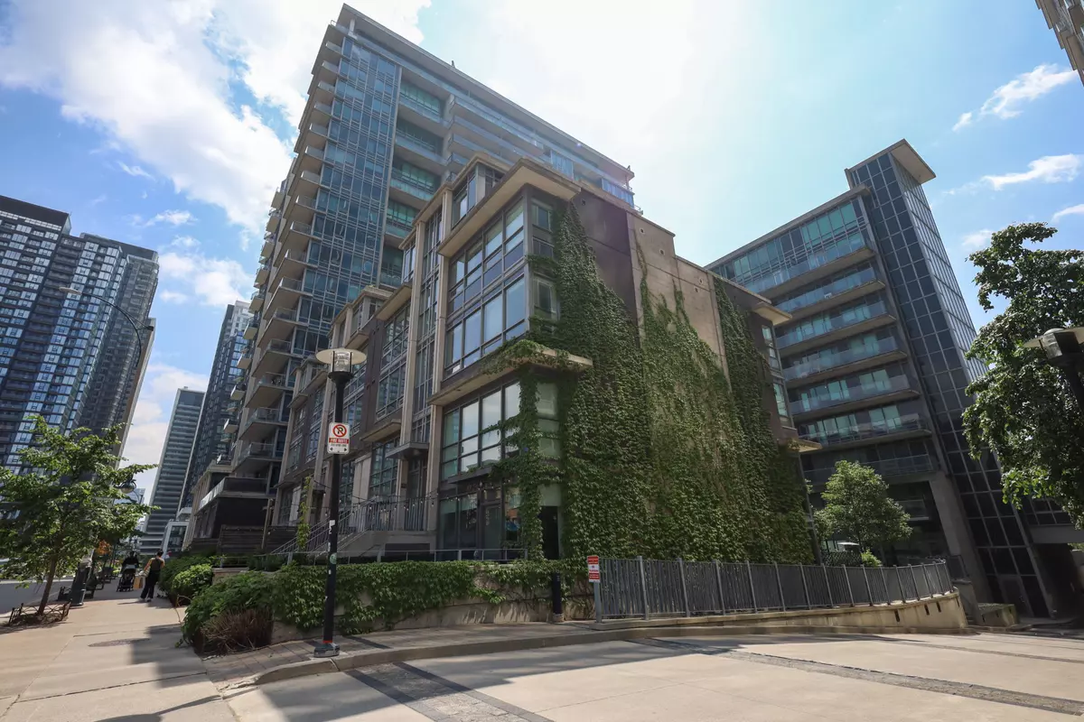 Toronto C01, ON M6K 3P9,55 East Liberty ST #313