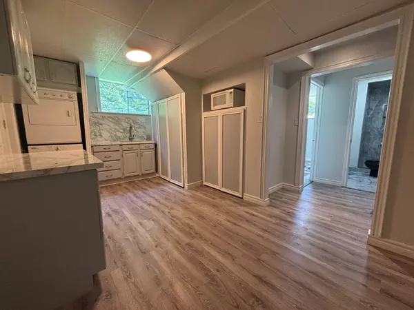 Oshawa, ON L1G 2J2,533 Arnhem DR