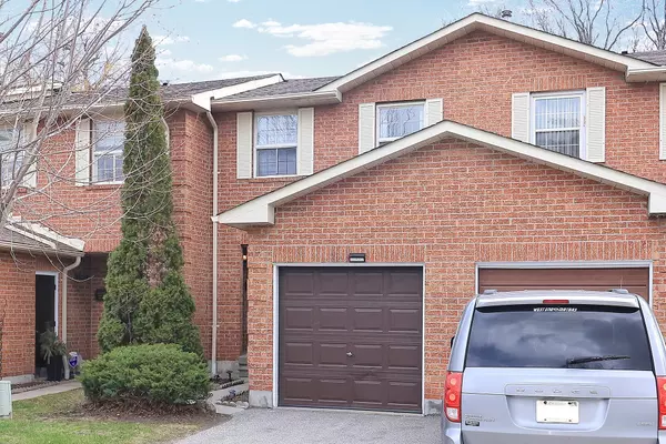 25 Whitecap BLVD #17, Toronto E08, ON M1M 2Y5