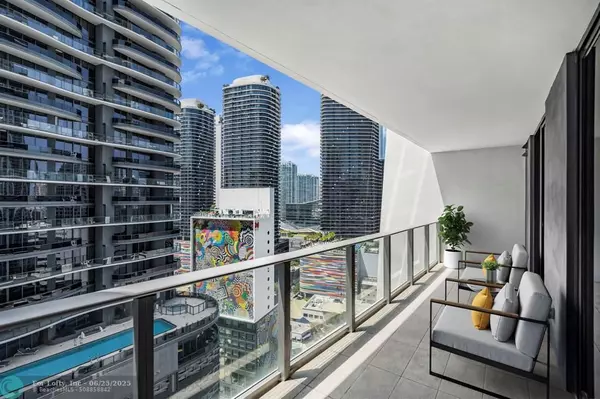 Miami, FL 33131,1010 Brickell Ave #2407