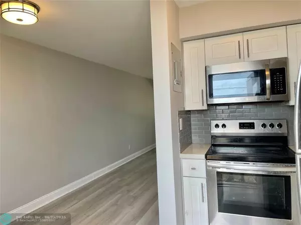 Fort Lauderdale, FL 33304,821 N Victoria Park Rd #4