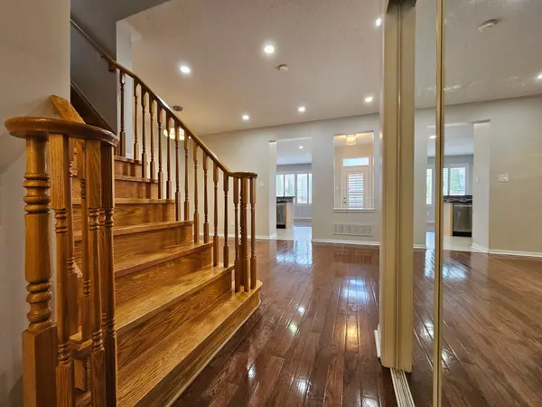 Mississauga, ON L5V 3B2,1310 Galesway BLVD