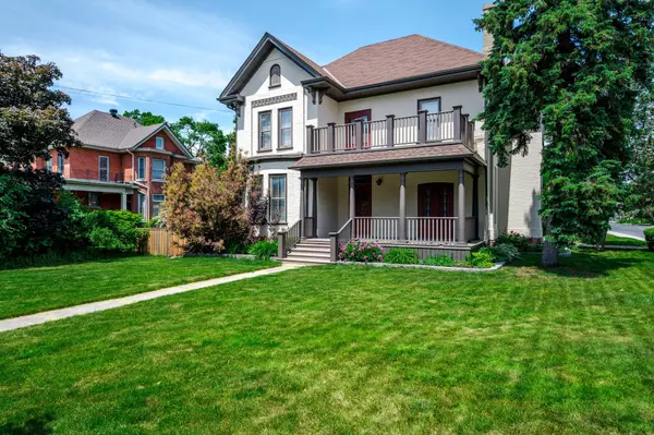 Peterborough Central, ON K9H 2M8,452 Hunter ST W