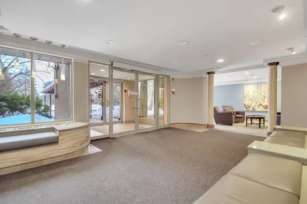 Cityview - Parkwoods Hills - Rideau Shore, ON K2E 8B8,100 Grant Carman DR #902