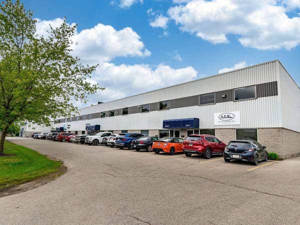 Guelph, ON N1K 1S3,70 Monarch RD #5