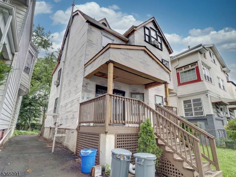 East Orange City, NJ 07017,102 N 17Th St