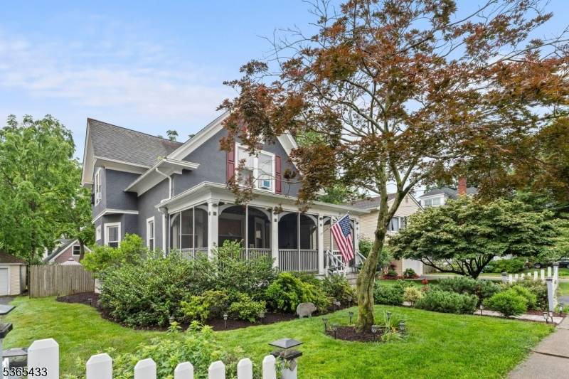 27 Hillside Ave, Chatham Boro, NJ 07928