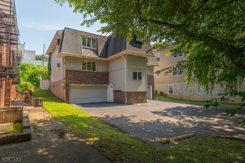 Belleville Twp., NJ 07109,236 Mill St #3R