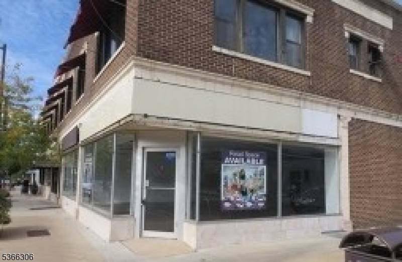 Highland Park Boro, NJ 08904,327 Raritan Ave
