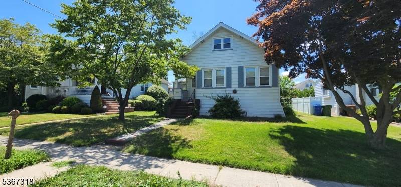 7 Chatham Pl, Linden City, NJ 07036