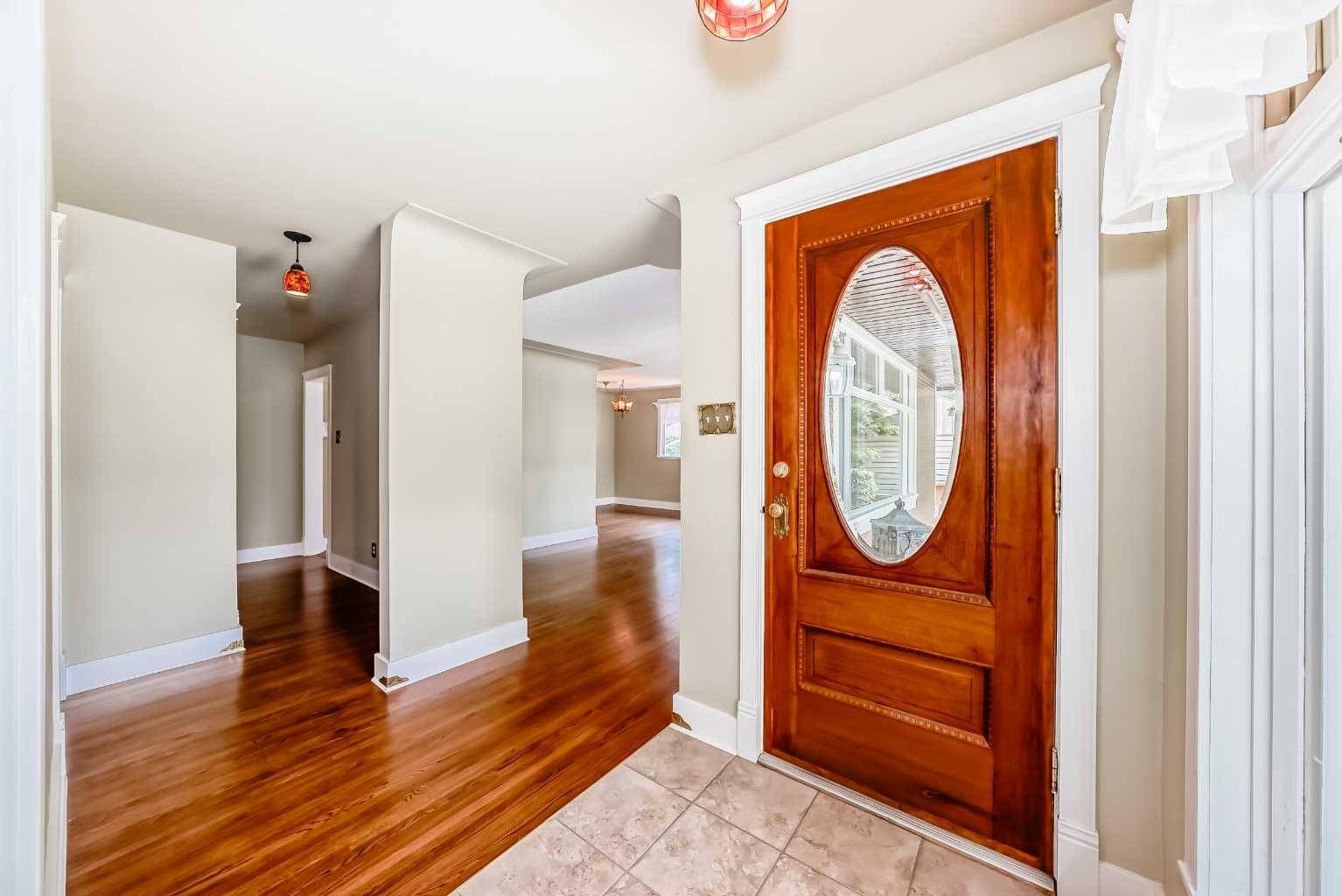Calgary, AB T2L0H9,273 Capri AVE NW