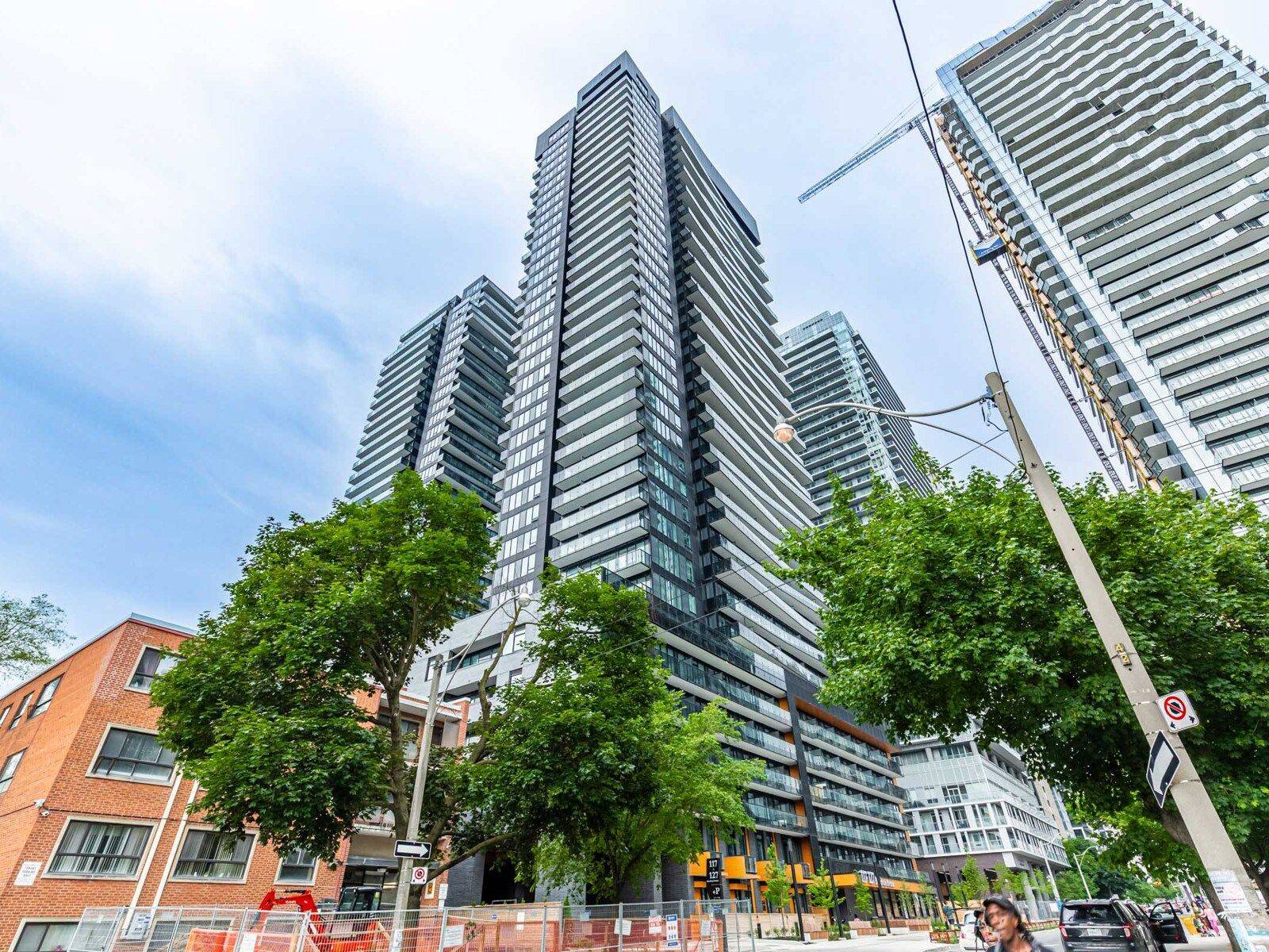 Toronto C10, ON M4P 1V3,117 Broadway AVE #1507
