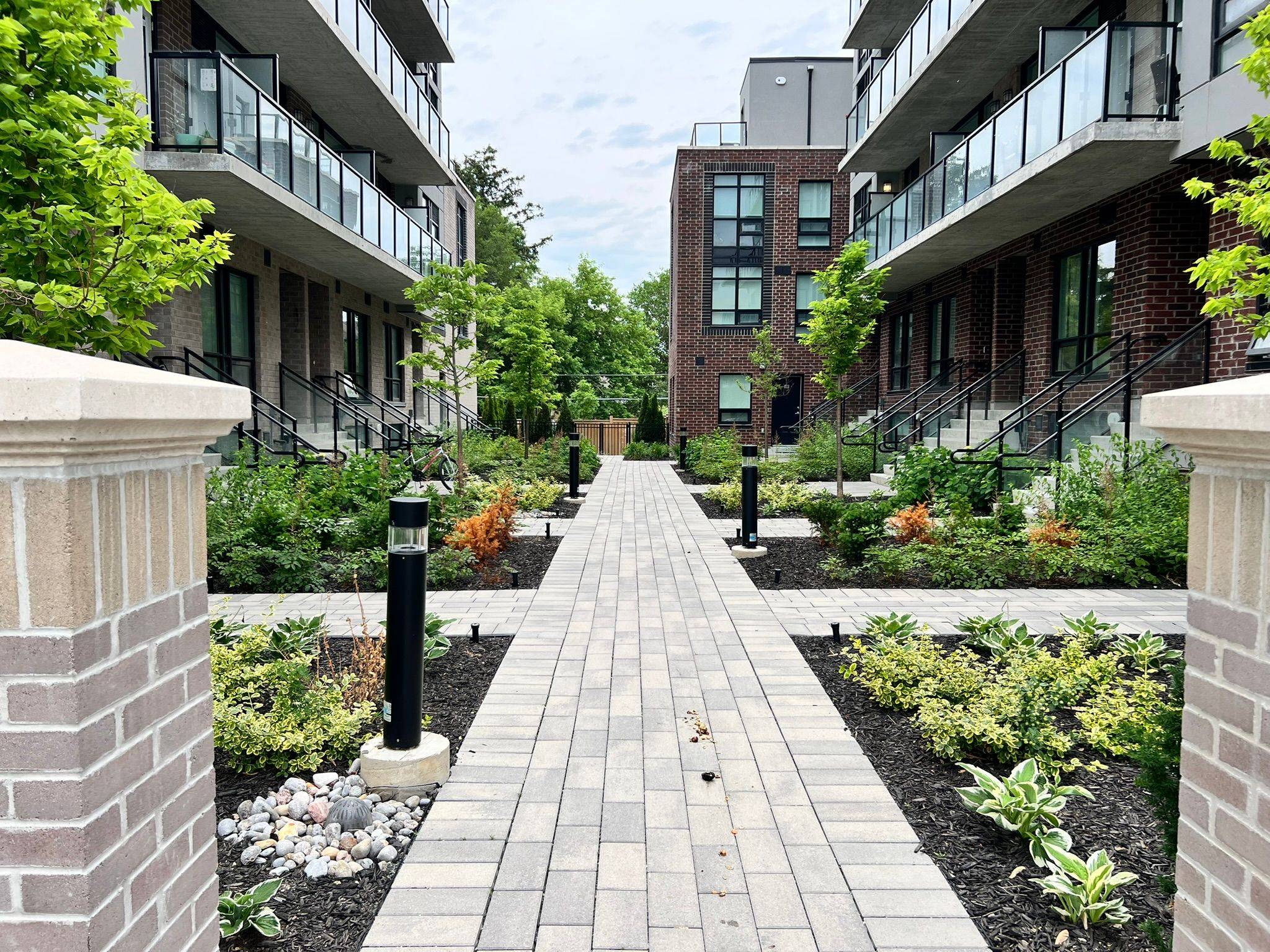 Toronto C06, ON M3H 0E9,861 SHEPPARD AVE W #60