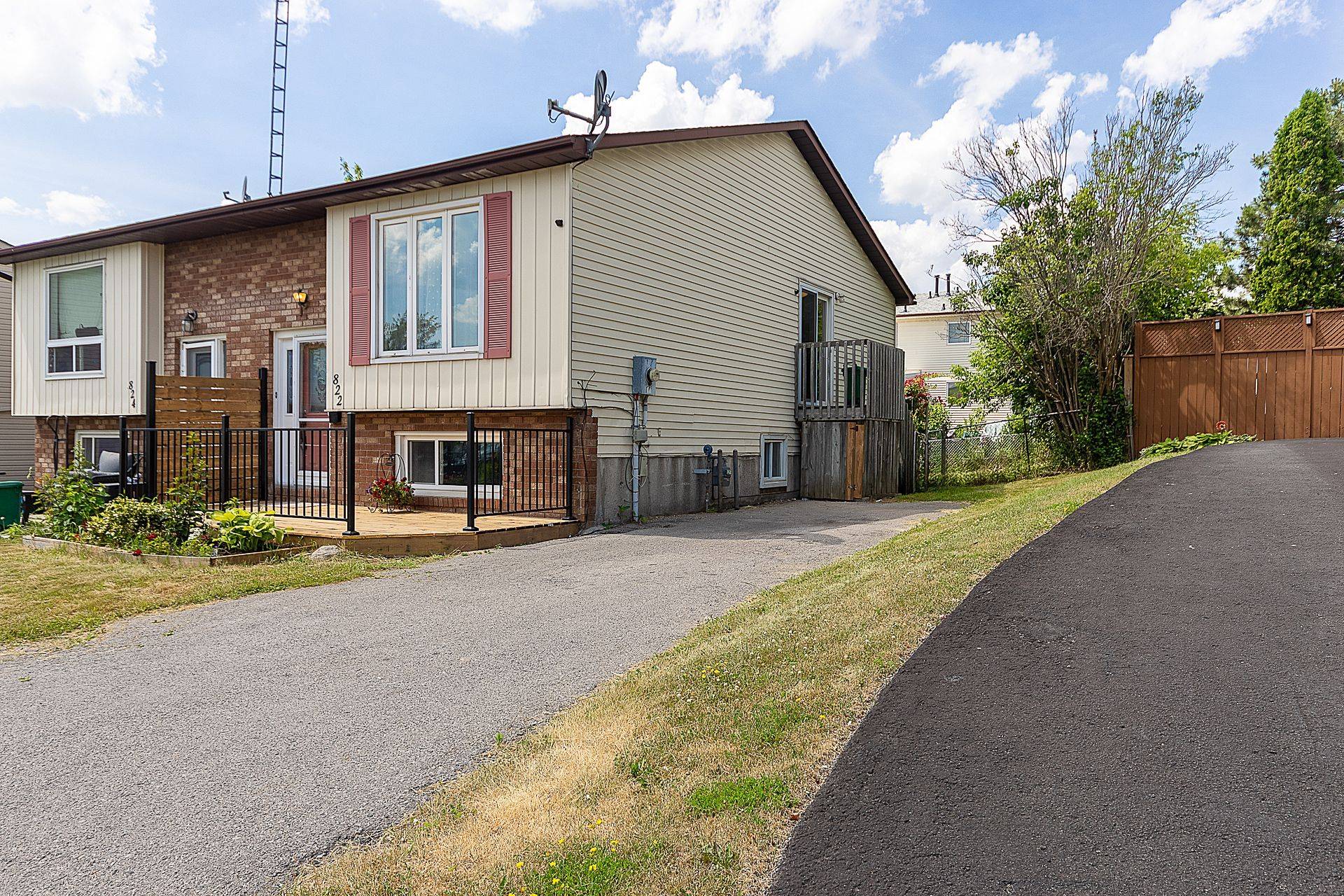 Oshawa, ON L1J 7B7,822 Kilkenny CT N
