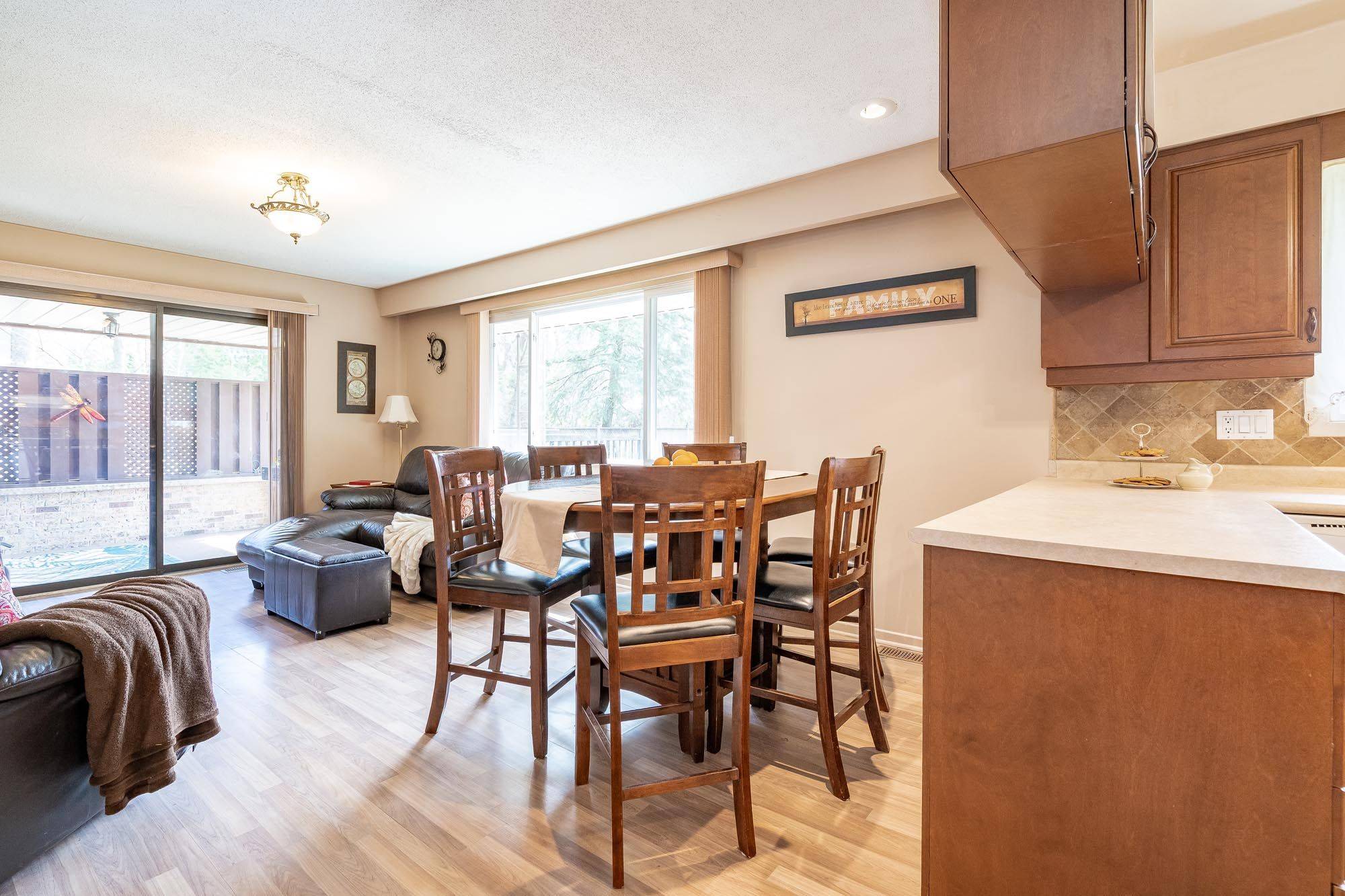 Springwater, ON L0L 1Y2,15 Lawrence AVE