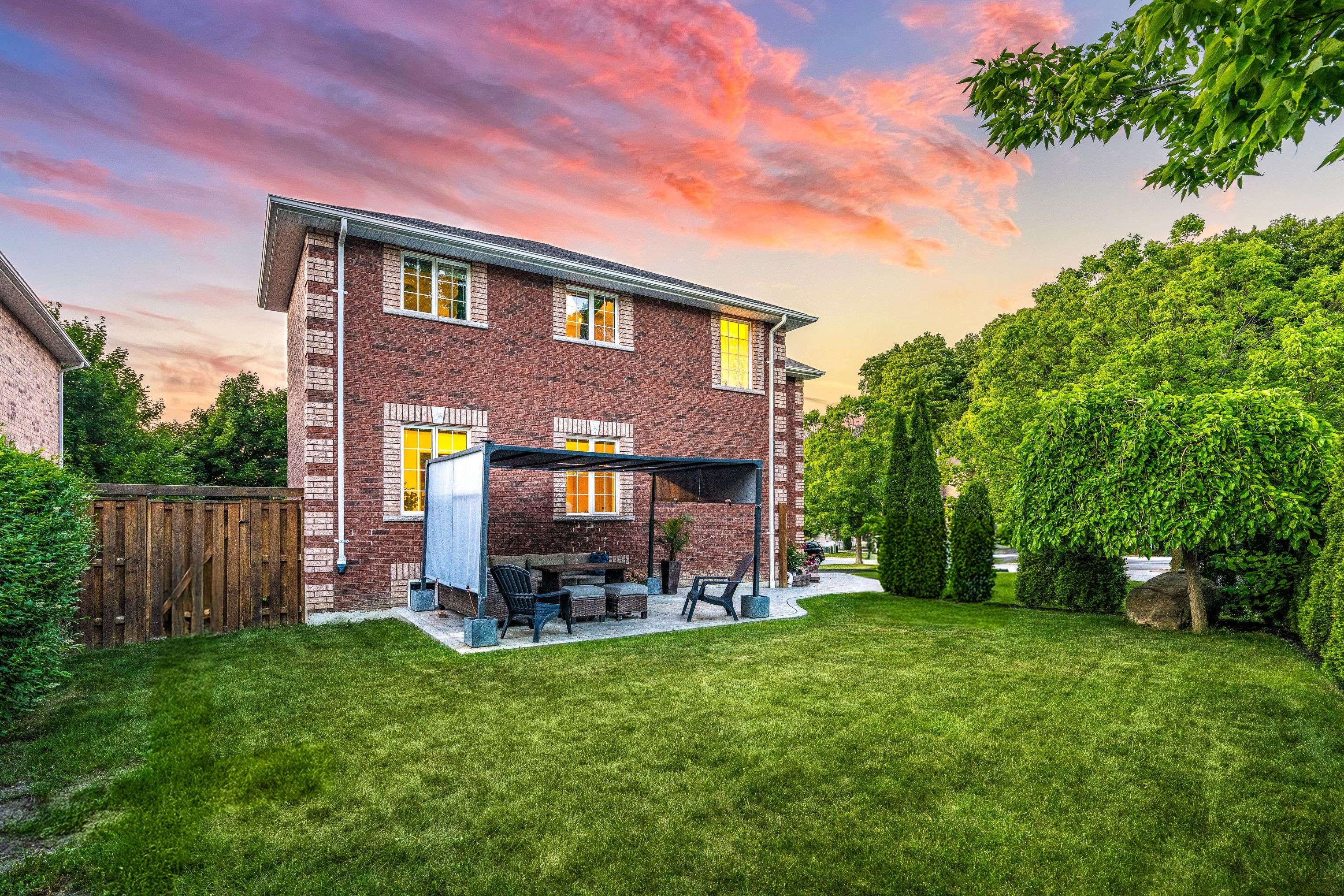 Barrie, ON L4N 0S8,28 Bloom CRES