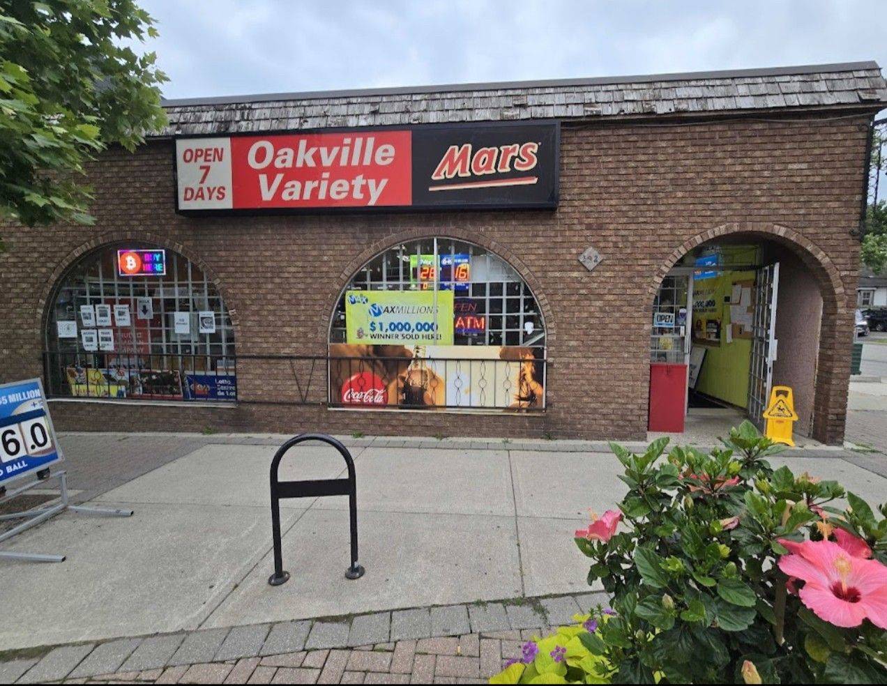 392 Kerr ST, Oakville, ON L6K 3B9