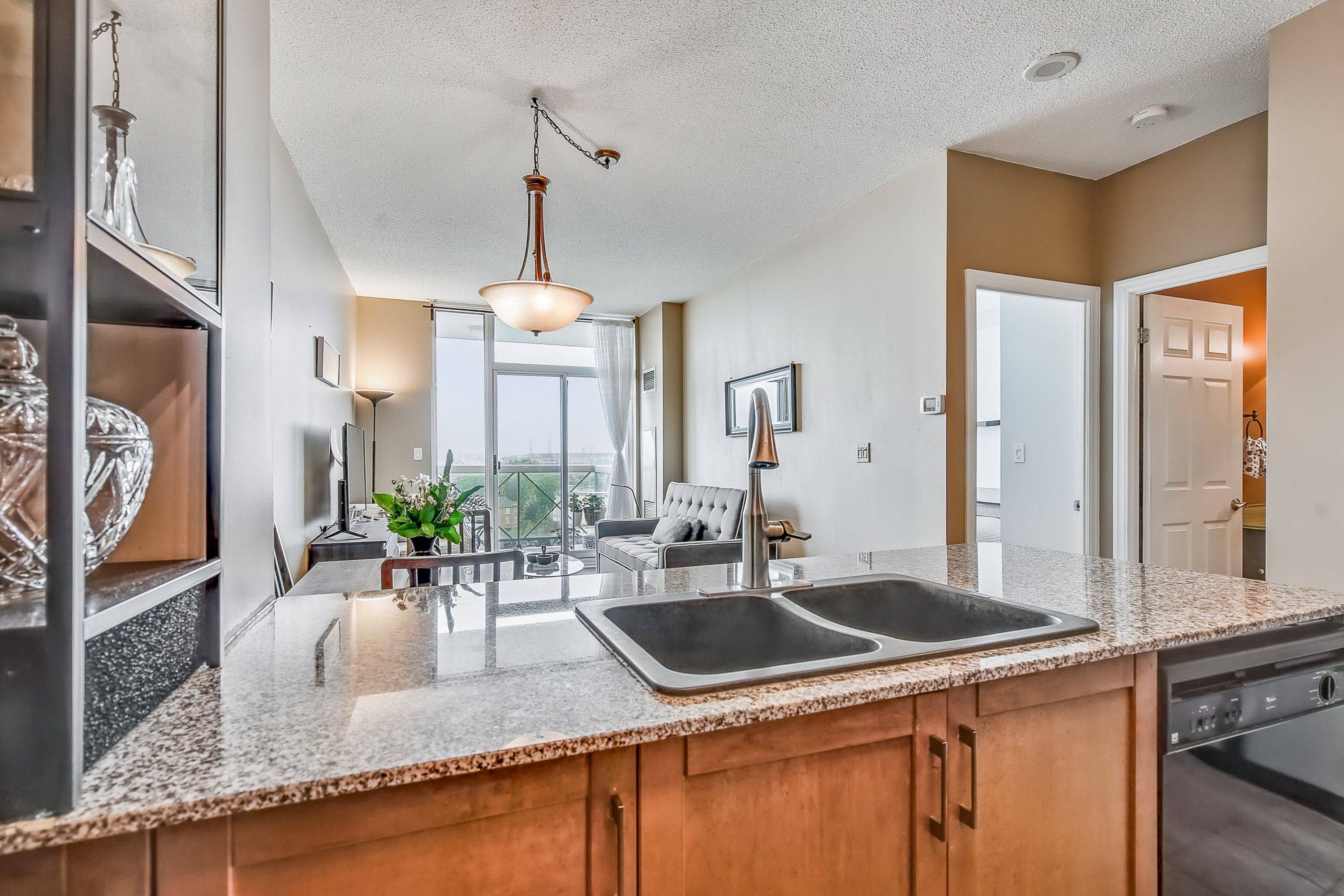 Mississauga, ON L4W 5P7,1359 Rathburn RD E #902