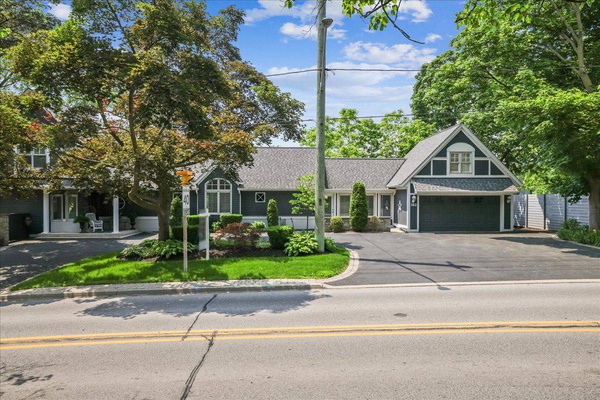 Oakville, ON L6J 3H5,382 Trafalgar RD