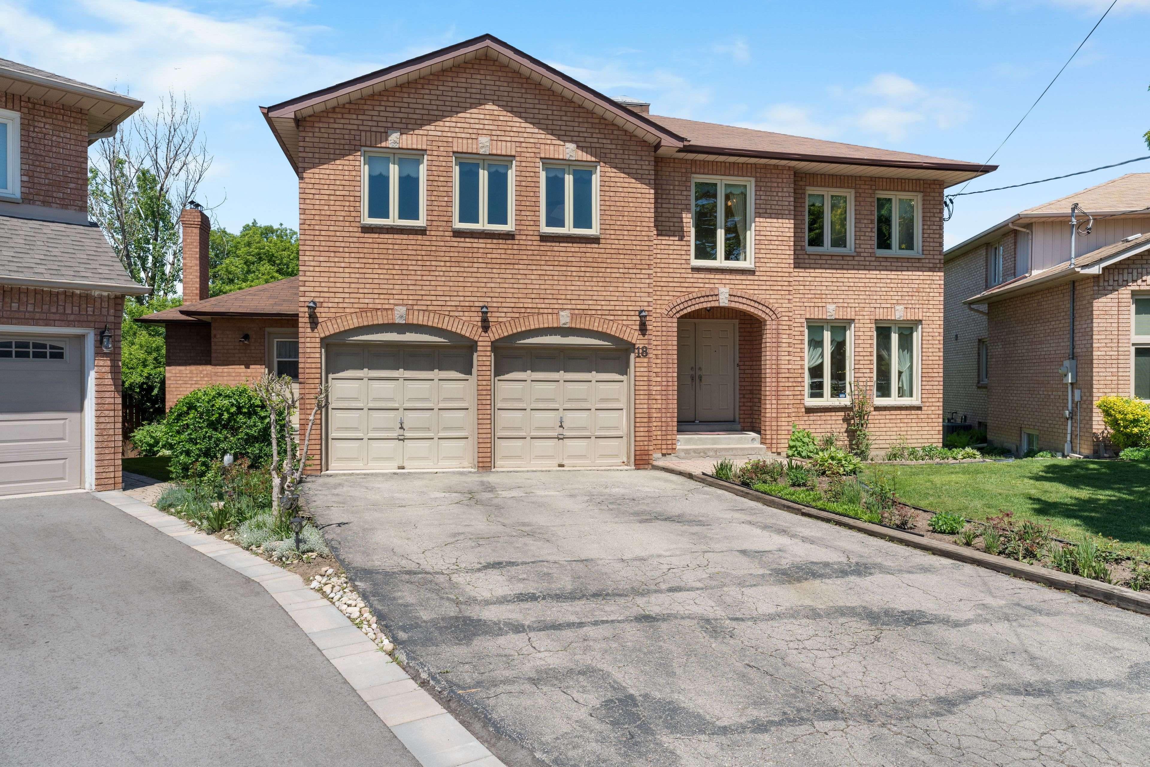 Toronto W05, ON M9M 1K6,18 Norris PL