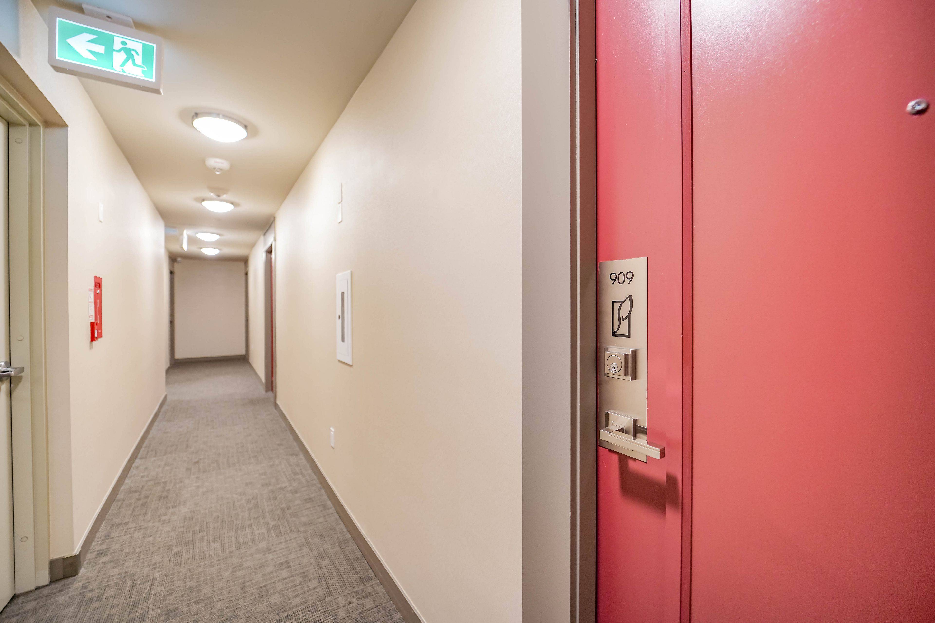 Mississauga, ON L5B 0K9,4085 Parkside Village DR #909