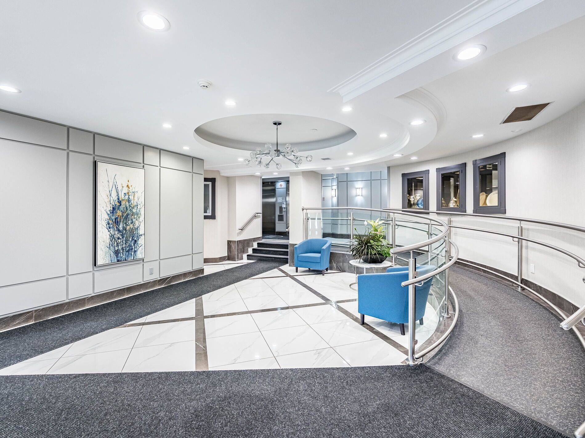 Mississauga, ON L5C 4R2,1001 Cedarglen Gate #423