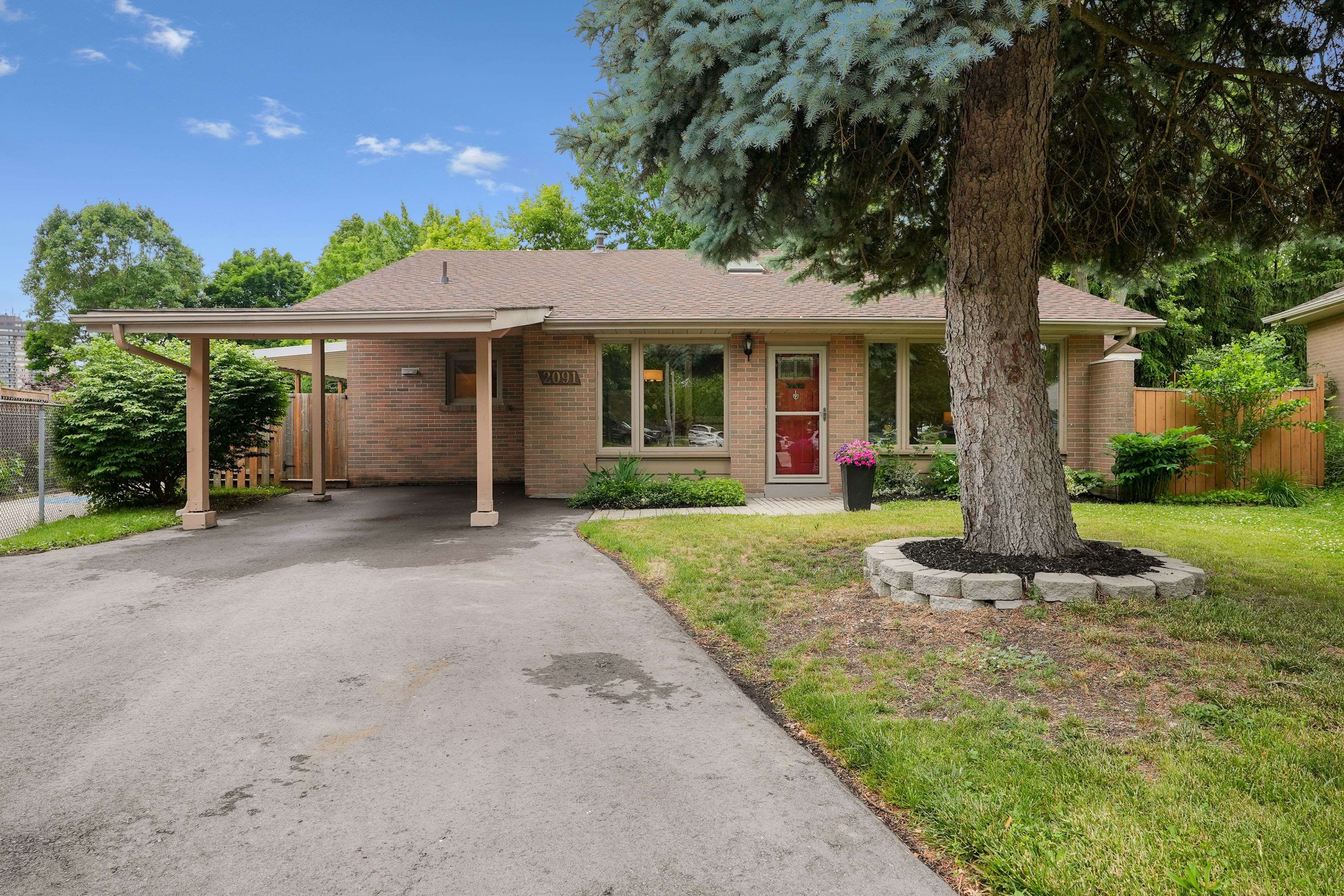 Mississauga, ON L5J 2G8,2091 Hartington CT