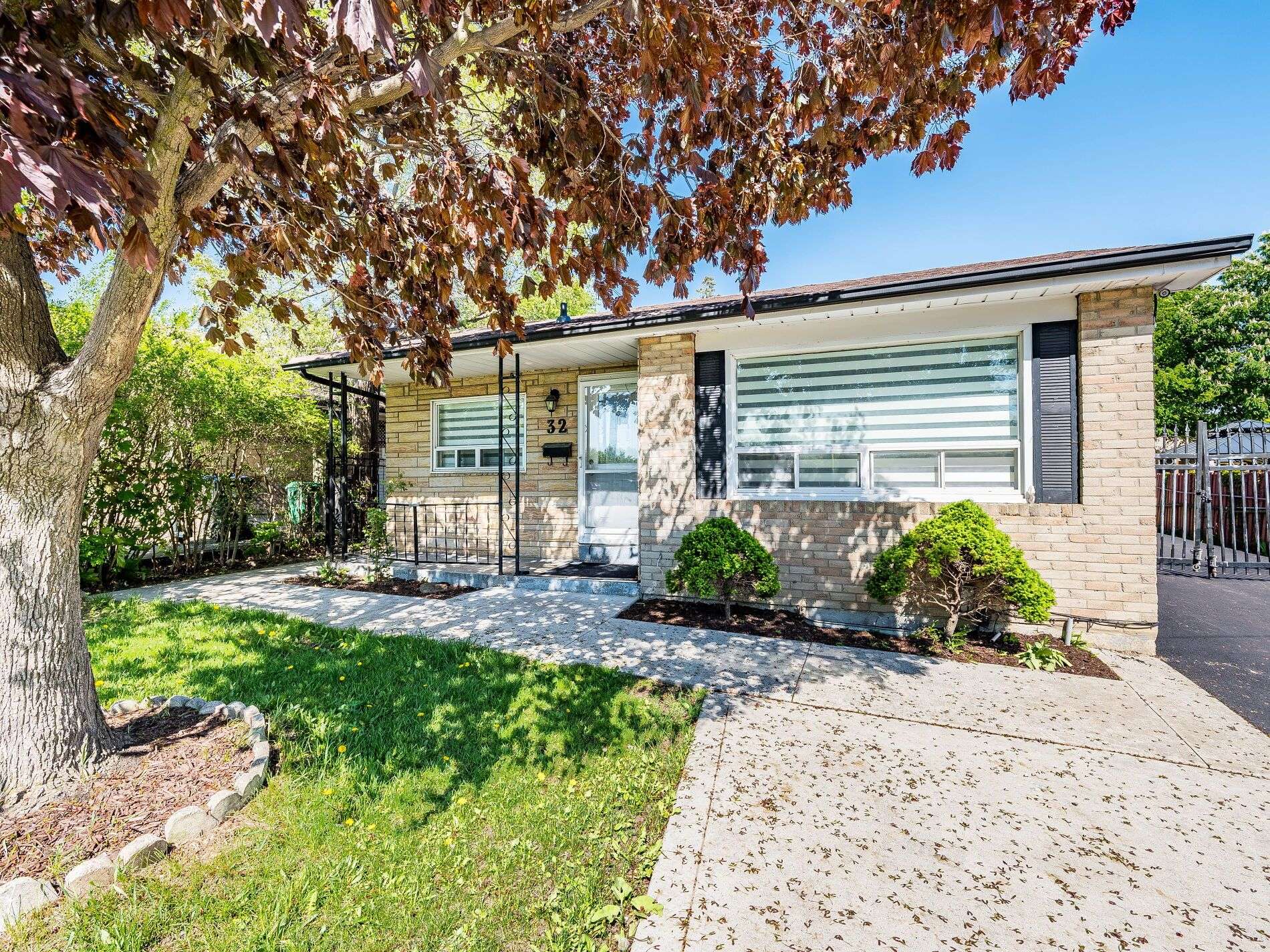 Brampton, ON L6V 1Z9,32 Madoc DR