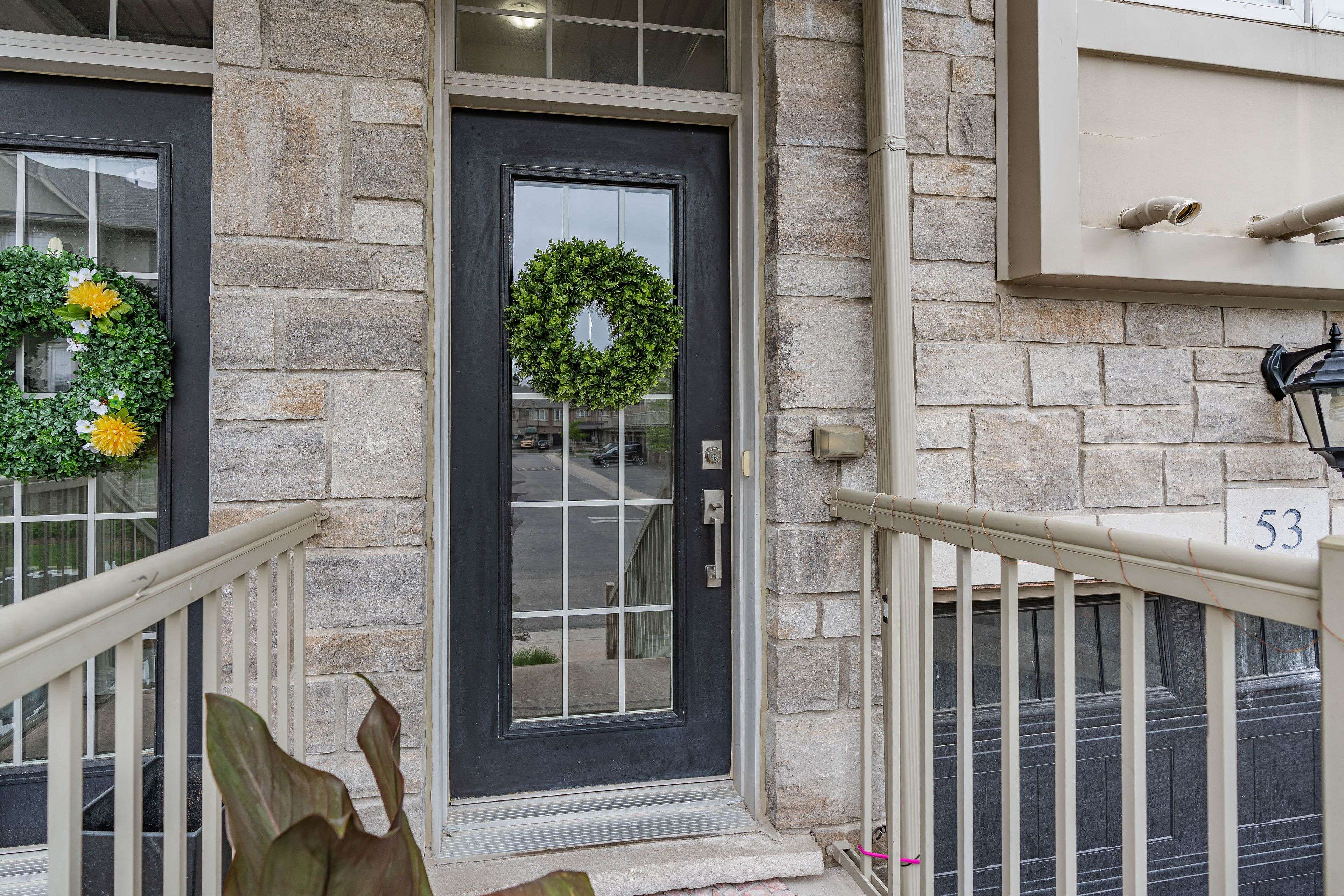 Hamilton, ON L8B 0X1,215 Dundas ST E #53