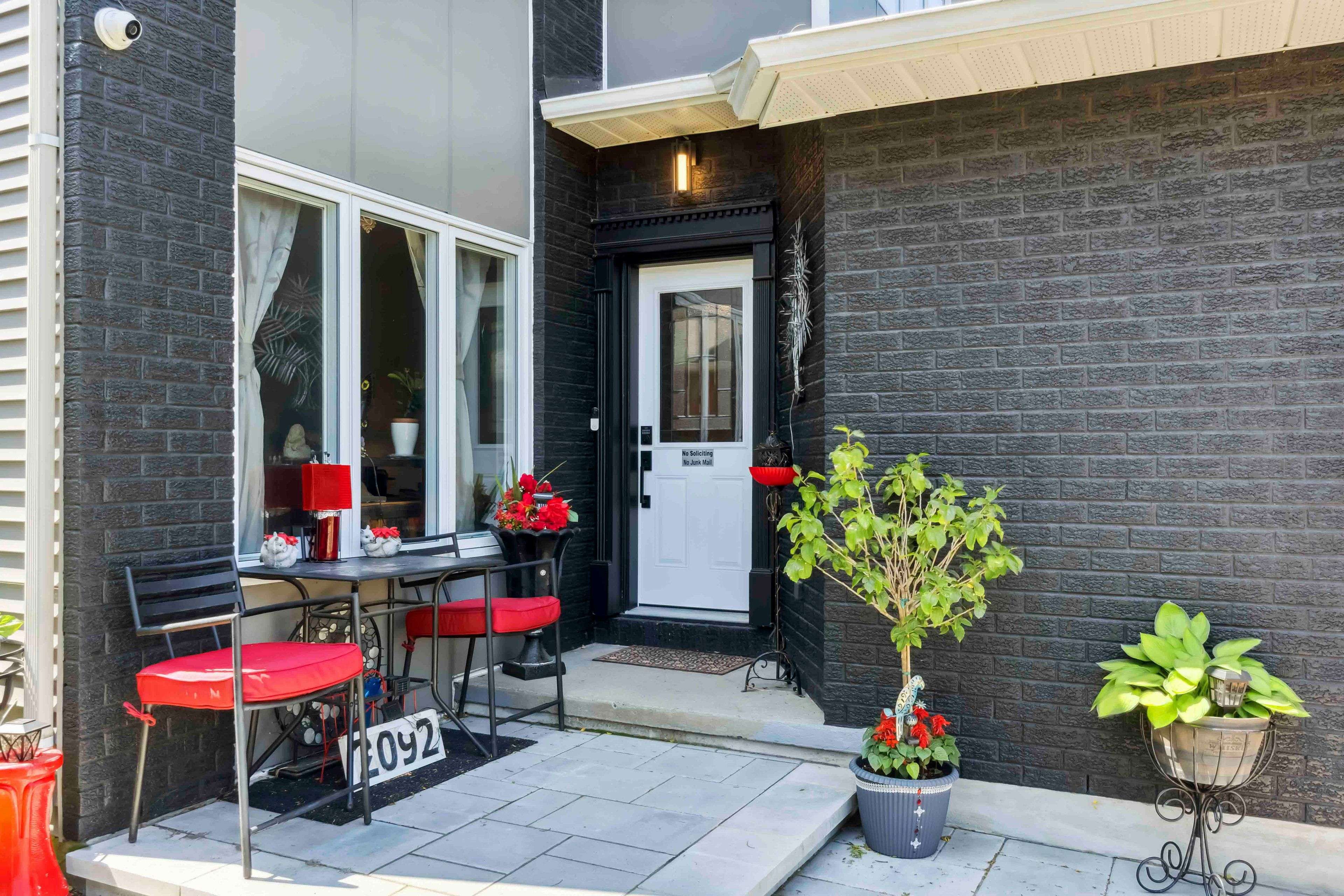 Orleans - Cumberland And Area, ON K1E 3T6,2092 Legrand CRES