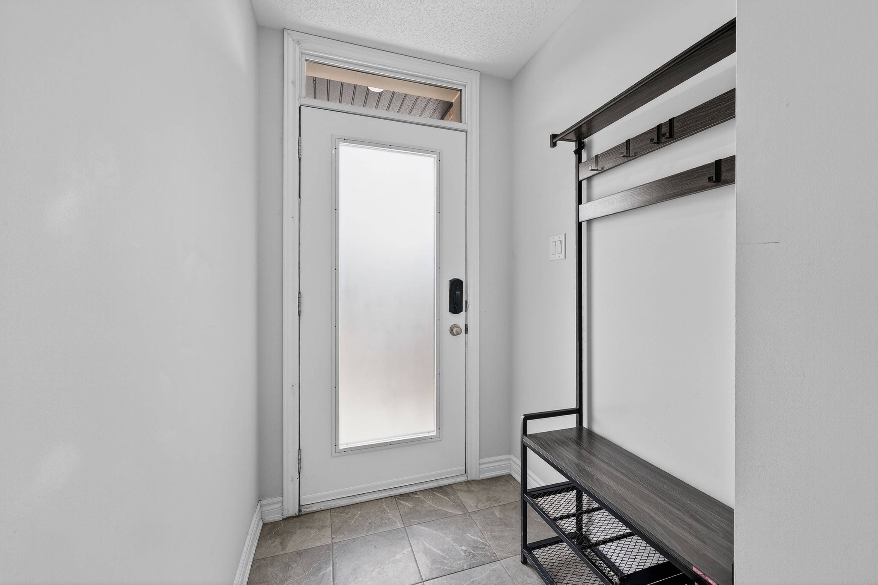 Manor Park - Cardinal Glen And Area, ON K1K 5A5,551 Takamose Private