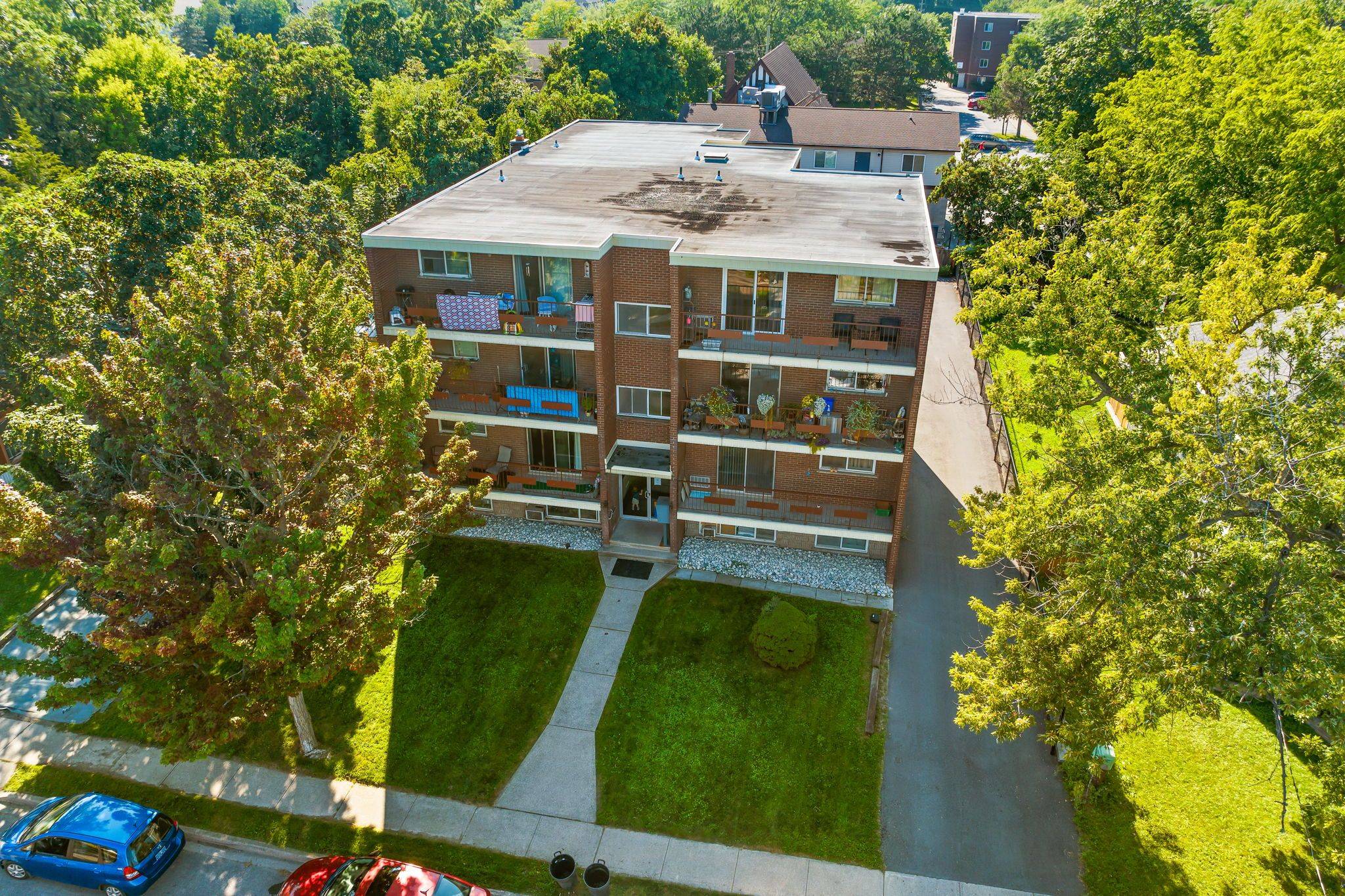 Thorold, ON L2V 1Z7,41 Carleton ST S