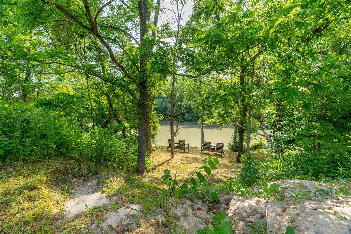 Southwest Middlesex, ON N0L 1Z0,837 Longwoods RD