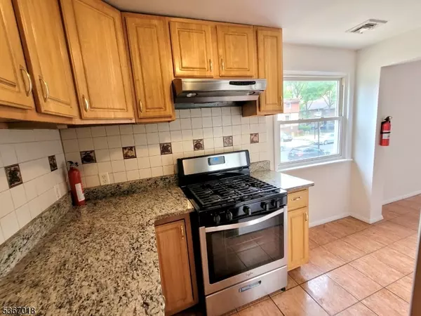 Jersey City, NJ 07302,10 Saddlewood Ct