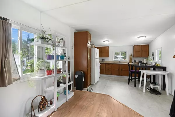 9 Wilson ST, Rideau Lakes, ON K0G 1E0