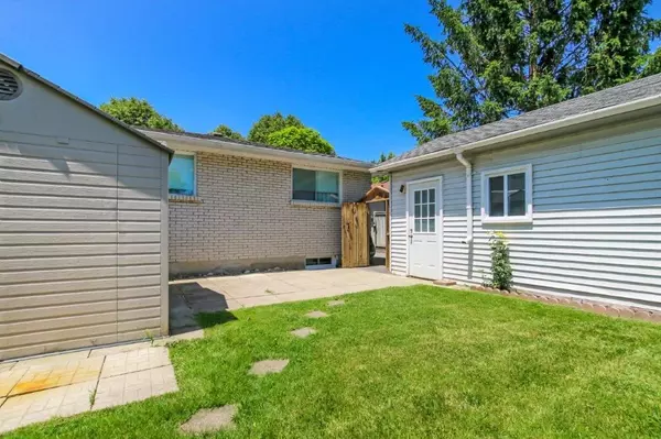 London South, ON N6E 1J5,16 Kintail CRES