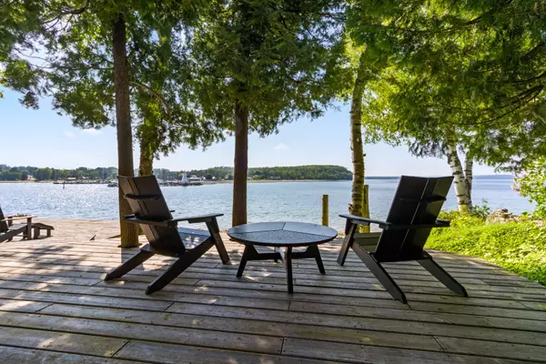 Northern Bruce Peninsula, ON N0H 1W0,54 William ST