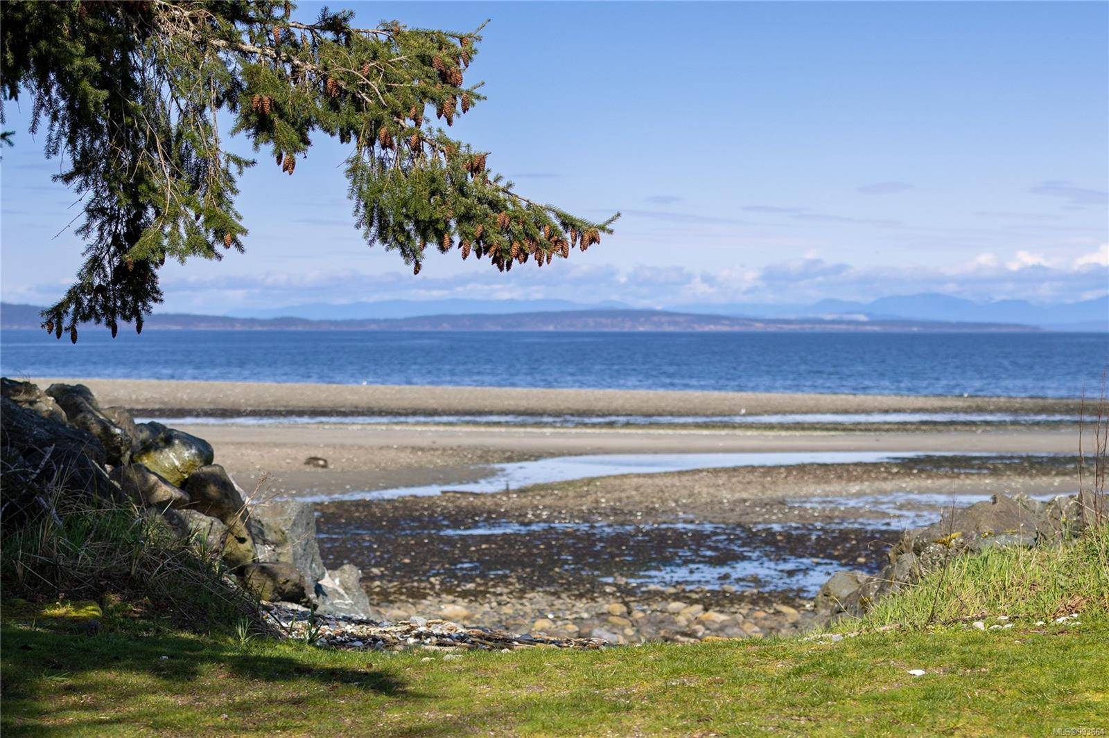 6050 Island Hwy W #34, Qualicum Beach, BC V9K 2E1