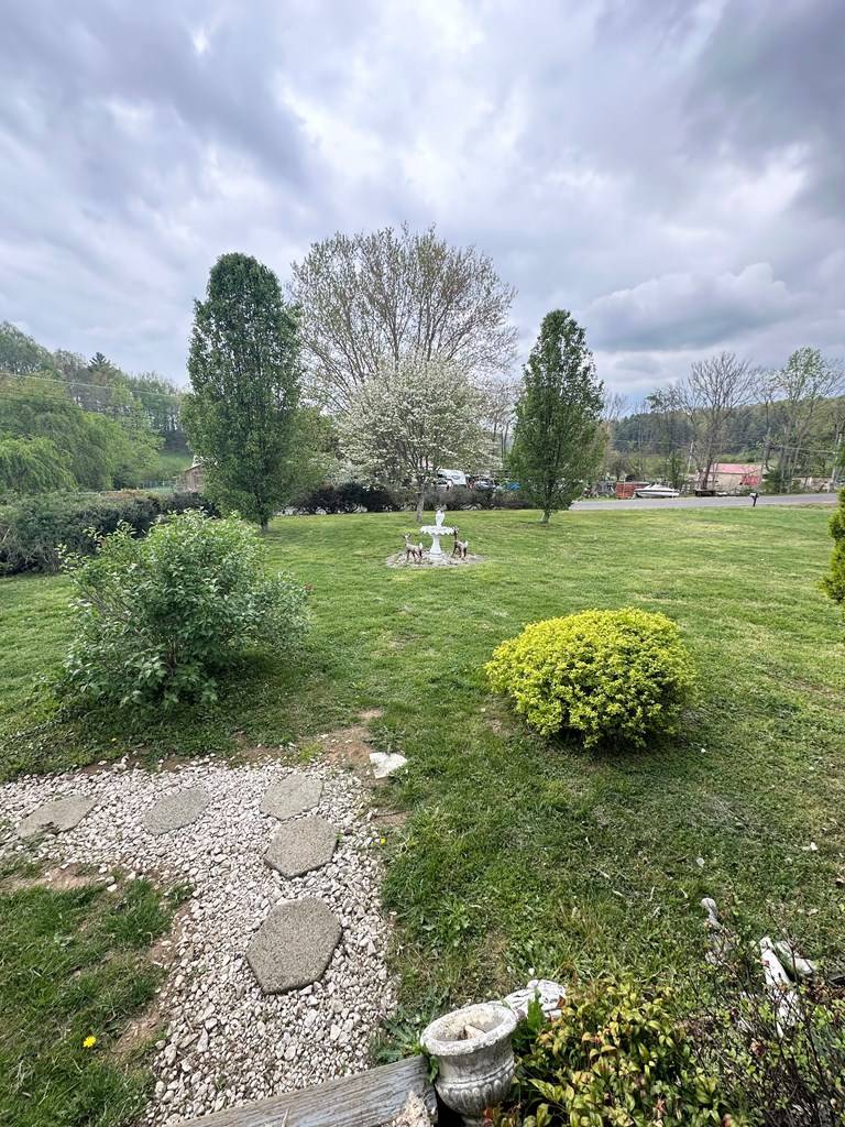 Chilhowie, VA 24319,432 Dry Fork Road