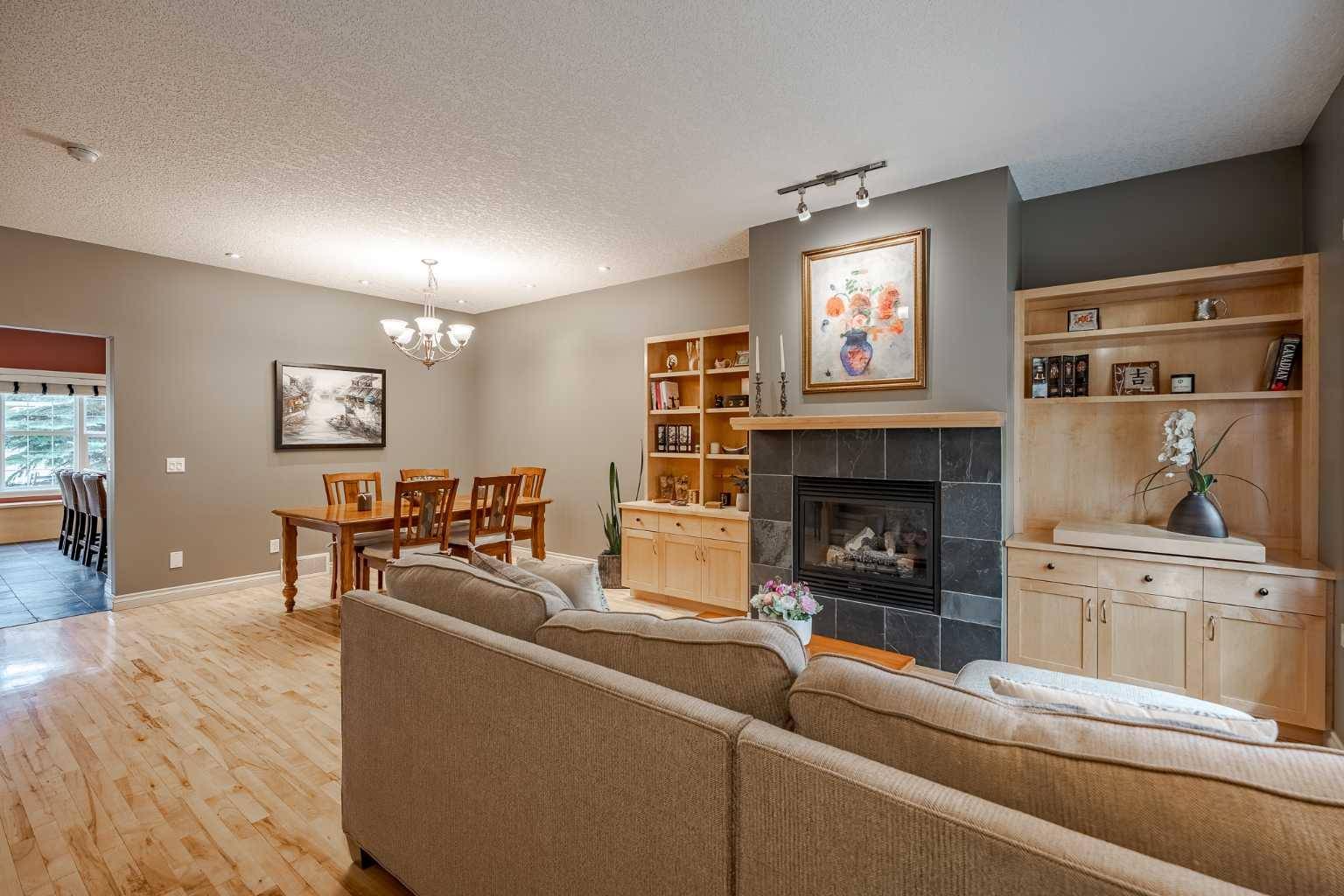 Calgary, AB T2T 6M4,211 Ypres GN Southwest