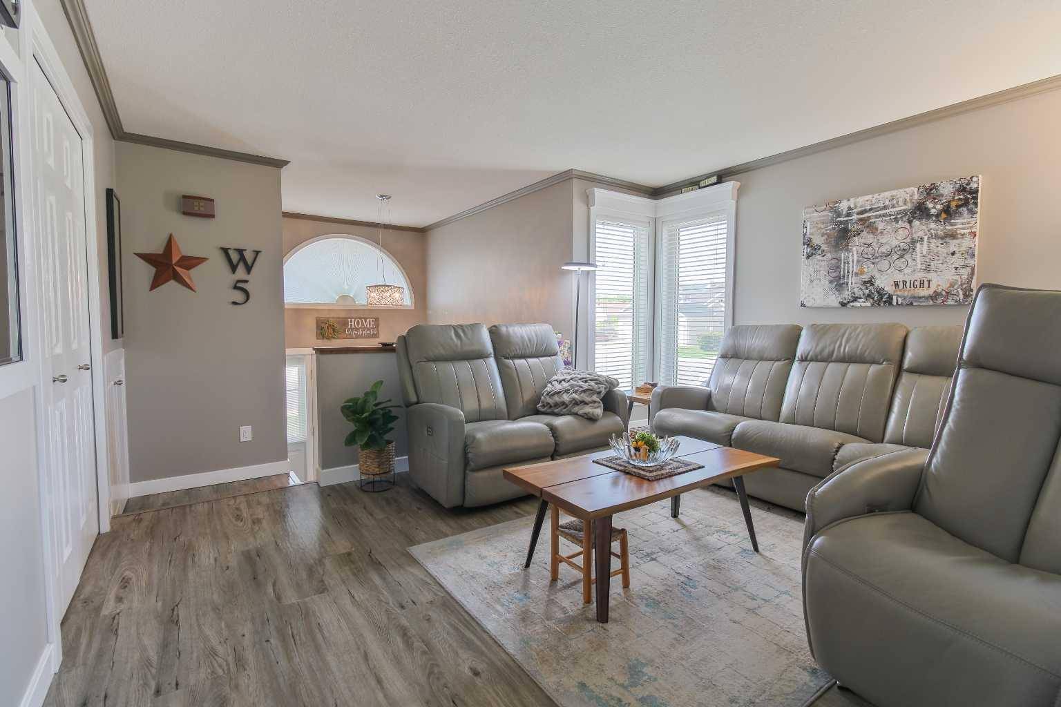 Lethbridge, AB T1H 6P8,319 Cougar WAY N