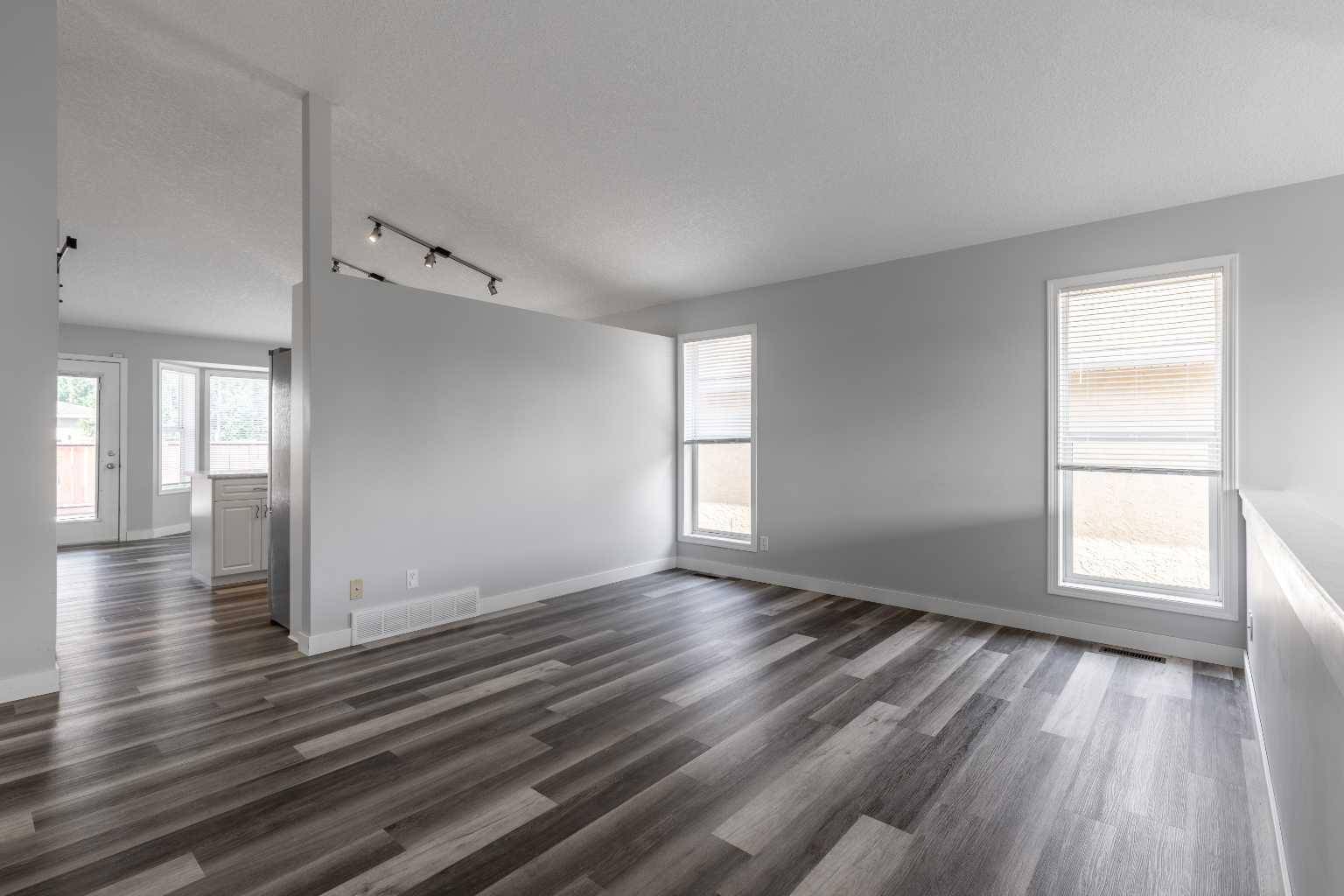 Lethbridge, AB T1K 7J2,72 Mt Rundle BLVD West