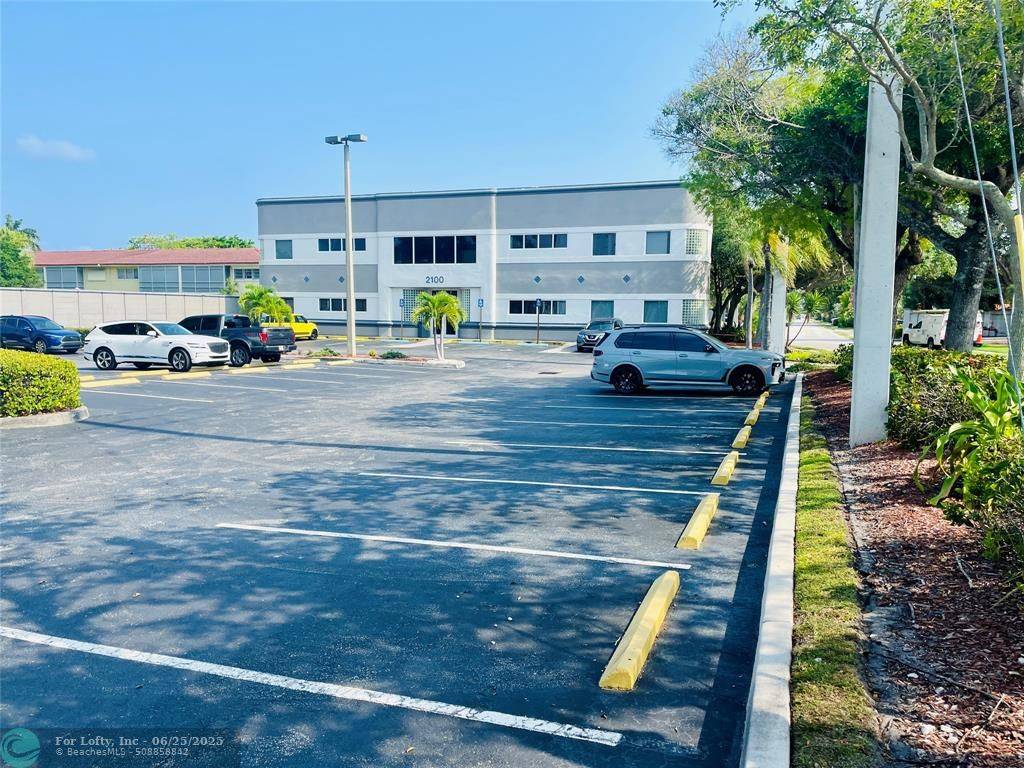 Lighthouse Point, FL 33064,2100 NE 36th St #202