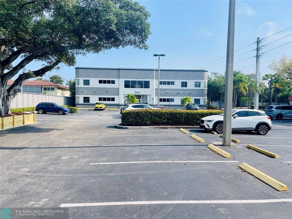 Lighthouse Point, FL 33064,2100 NE 36th St #202