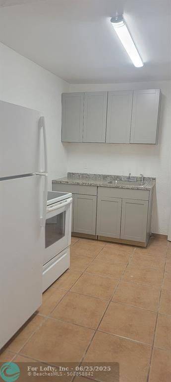 Hollywood, FL 33021,5937 Taft St  #3