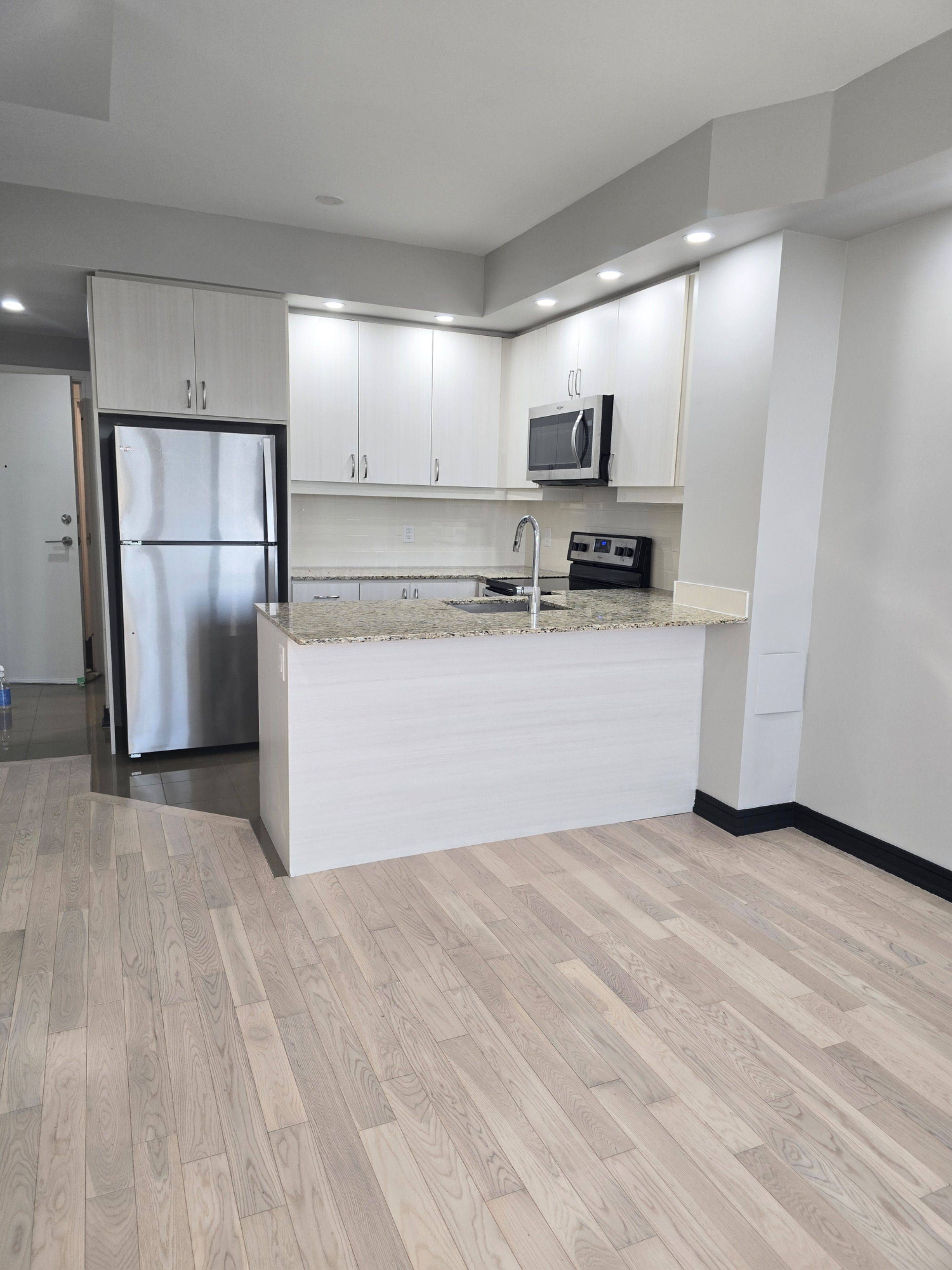 Richmond Hill, ON L4C 1V5,9205 Yonge ST #716