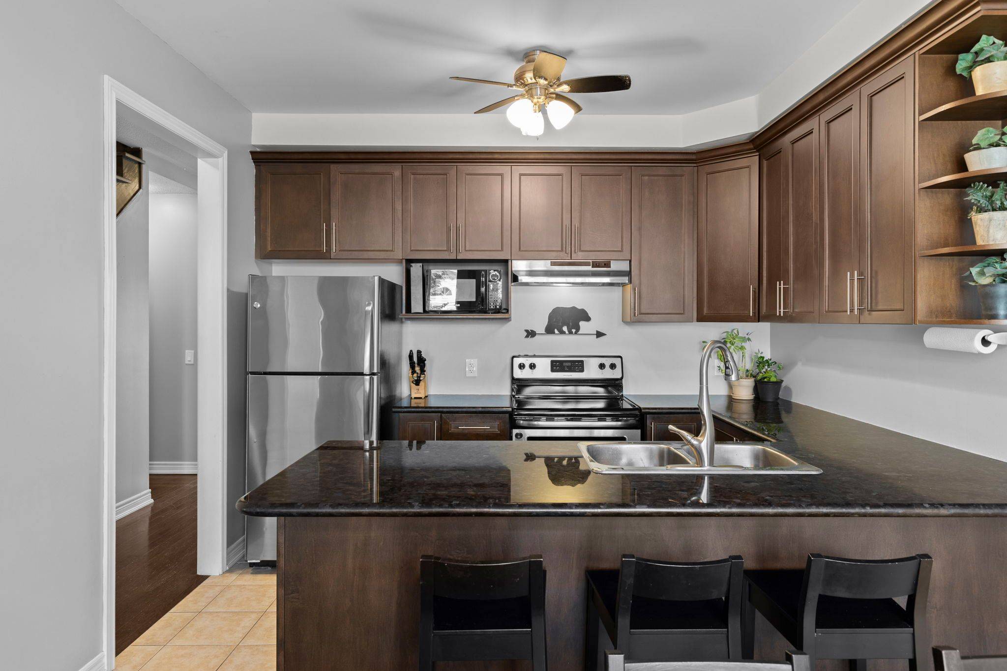 Bradford West Gwillimbury, ON L3Z 0G2,85 GOSNEL CIR