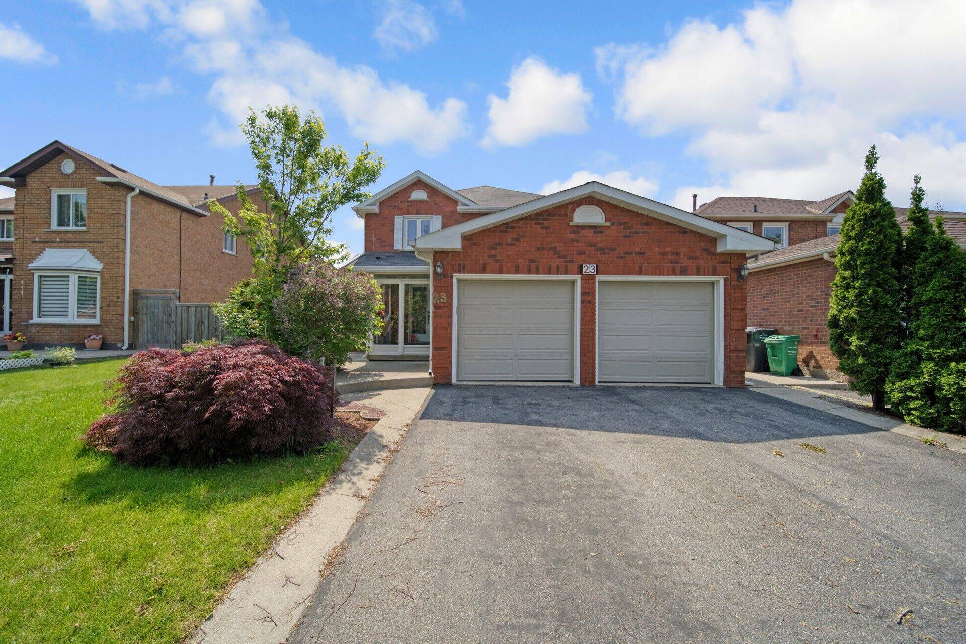 23 Millstone DR, Brampton, ON L6Y 4G2
